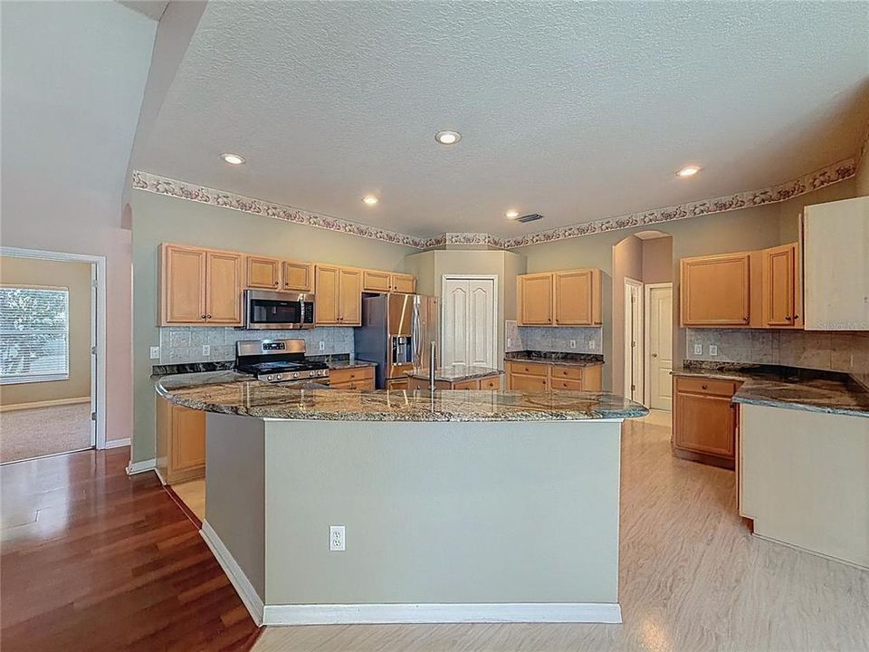 For Rent: $4,000 (4 beds, 3 baths, 2519 Square Feet)