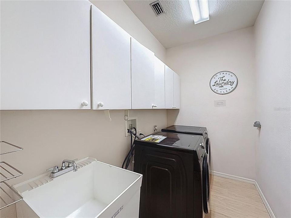 For Rent: $4,000 (4 beds, 3 baths, 2519 Square Feet)