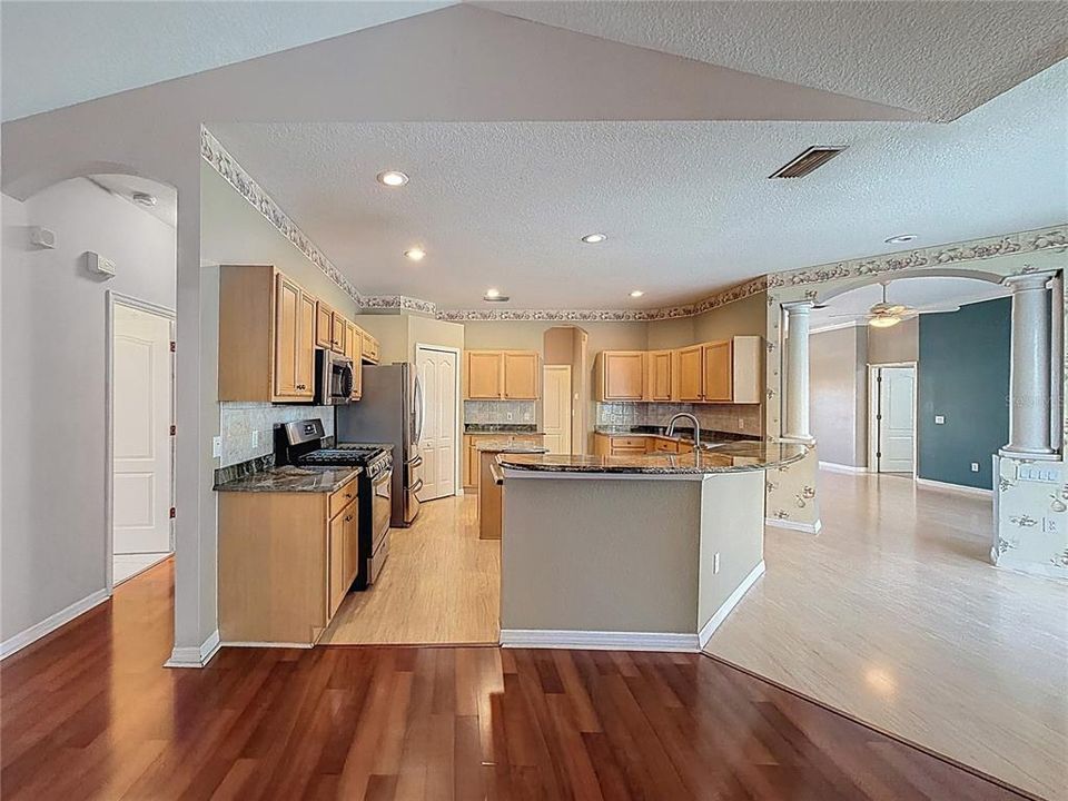 For Rent: $4,000 (4 beds, 3 baths, 2519 Square Feet)