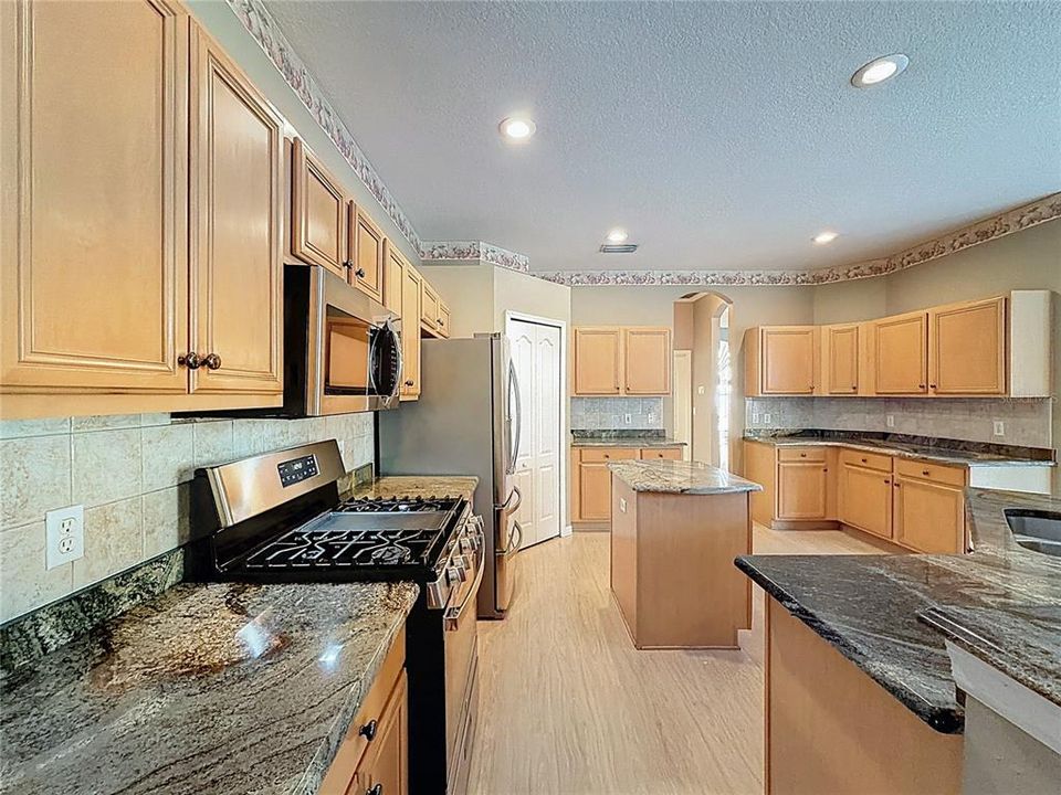 For Rent: $4,000 (4 beds, 3 baths, 2519 Square Feet)