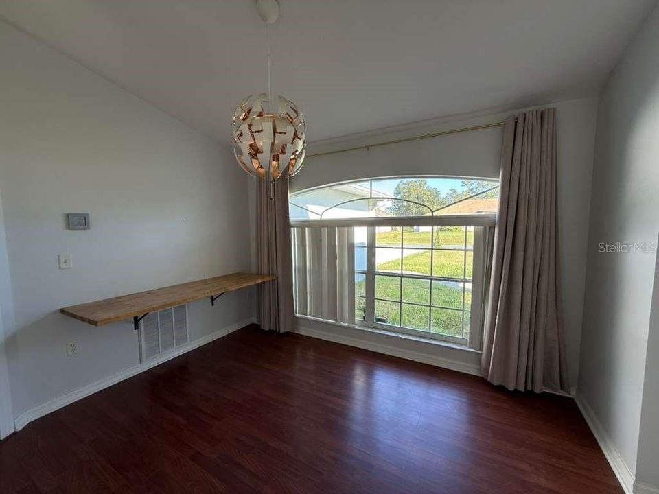 For Rent: $2,800 (4 beds, 2 baths, 1894 Square Feet)