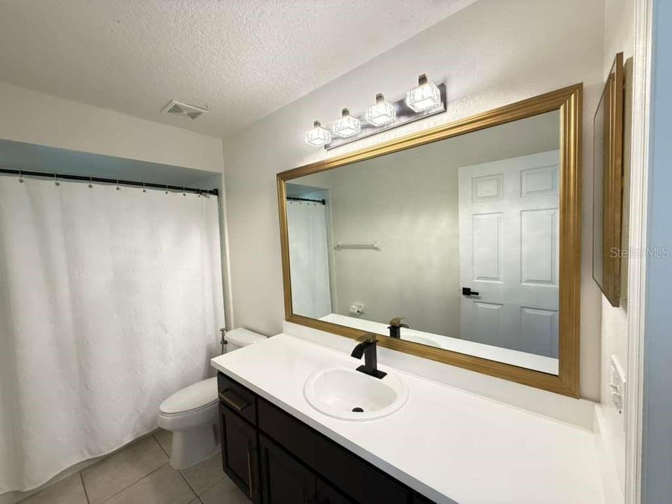 For Rent: $2,800 (4 beds, 2 baths, 1894 Square Feet)