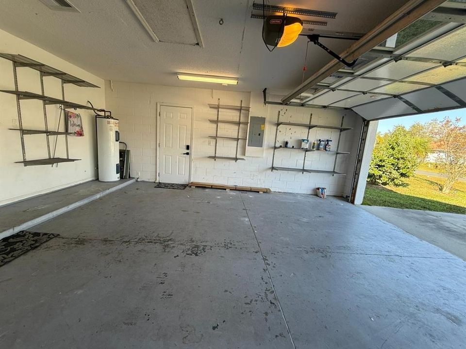 For Rent: $2,800 (4 beds, 2 baths, 1894 Square Feet)