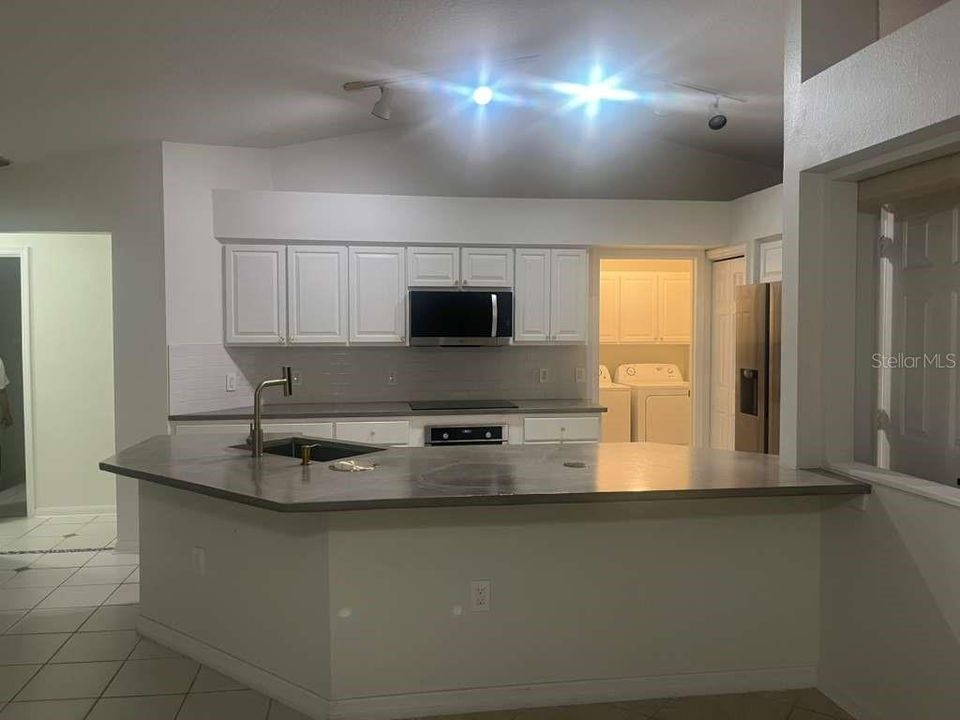 For Rent: $2,800 (4 beds, 2 baths, 1894 Square Feet)