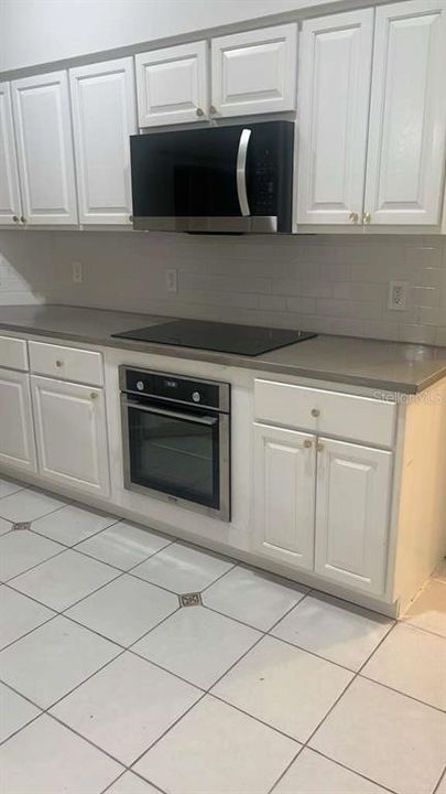 For Rent: $2,800 (4 beds, 2 baths, 1894 Square Feet)