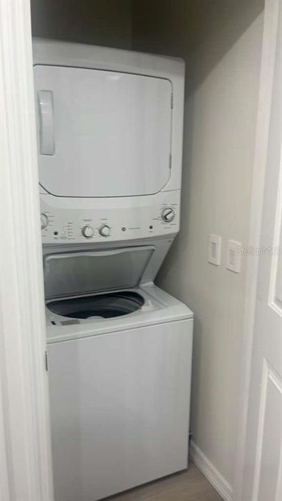 For Rent: $2,800 (4 beds, 2 baths, 1894 Square Feet)