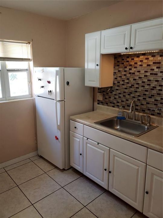 For Sale: $199,900 (2 beds, 1 baths, 1127 Square Feet)