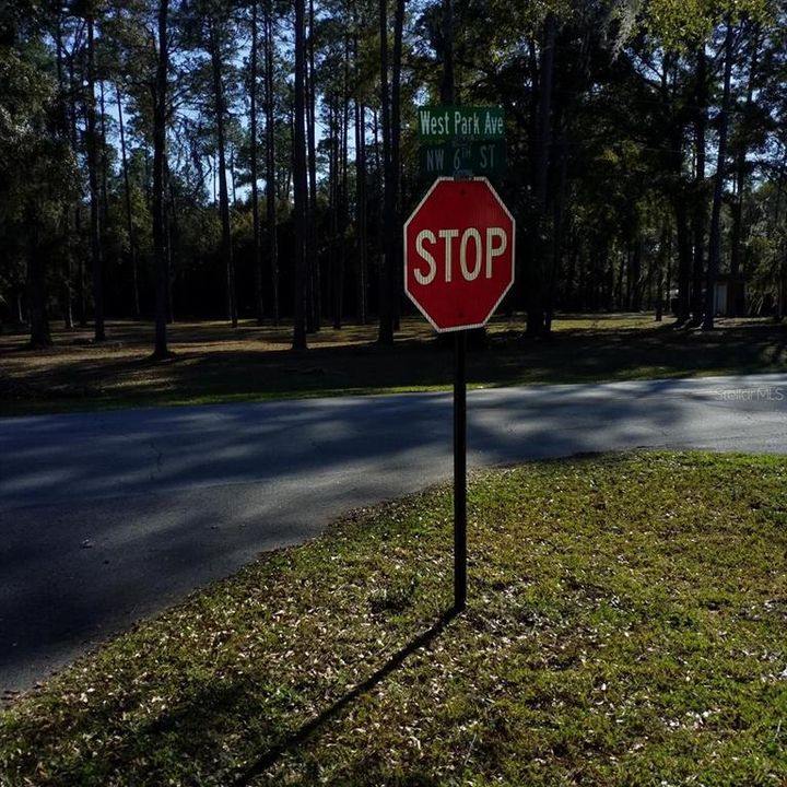 待售: $109,000 (3.22 acres)