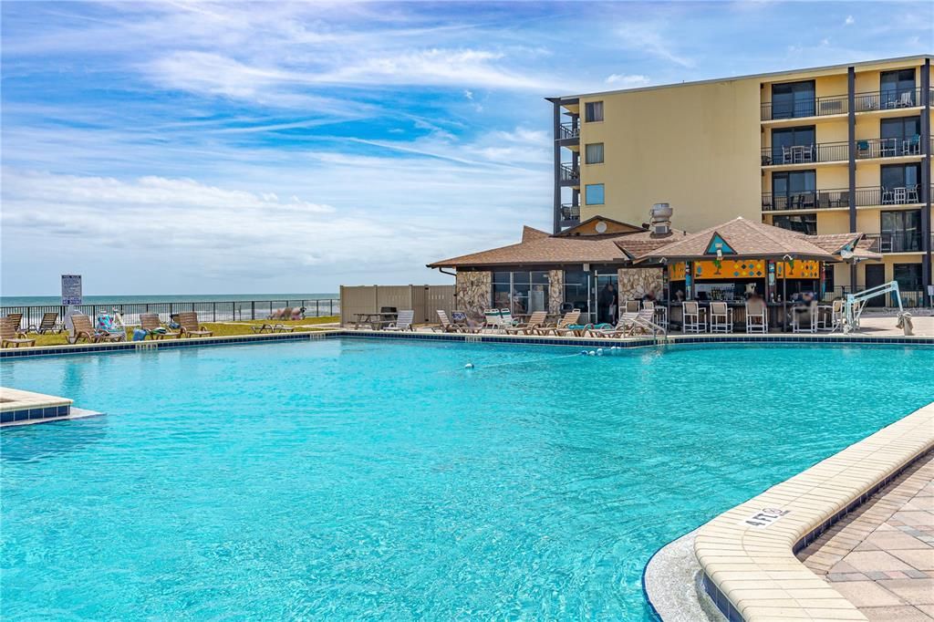 For Sale: $165,000 (1 beds, 1 baths, 358 Square Feet)