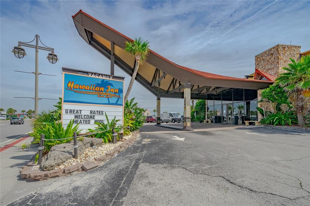 For Sale: $165,000 (1 beds, 1 baths, 358 Square Feet)