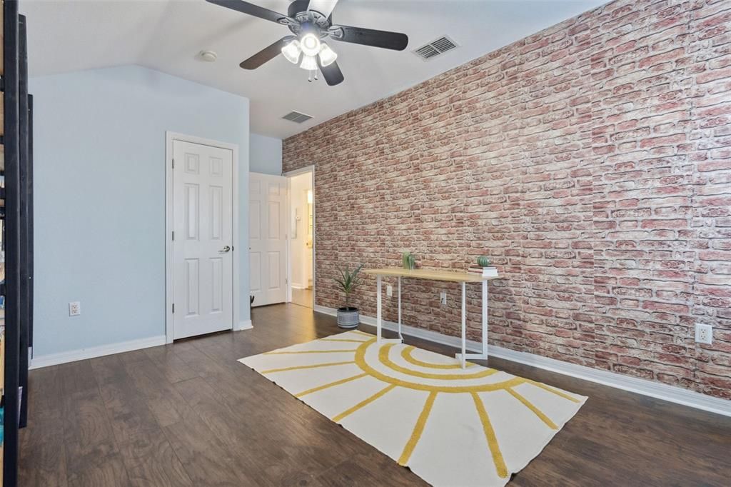 Active With Contract: $415,000 (5 beds, 3 baths, 2494 Square Feet)