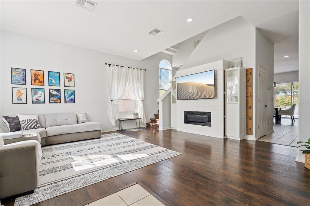 Active With Contract: $415,000 (5 beds, 3 baths, 2494 Square Feet)