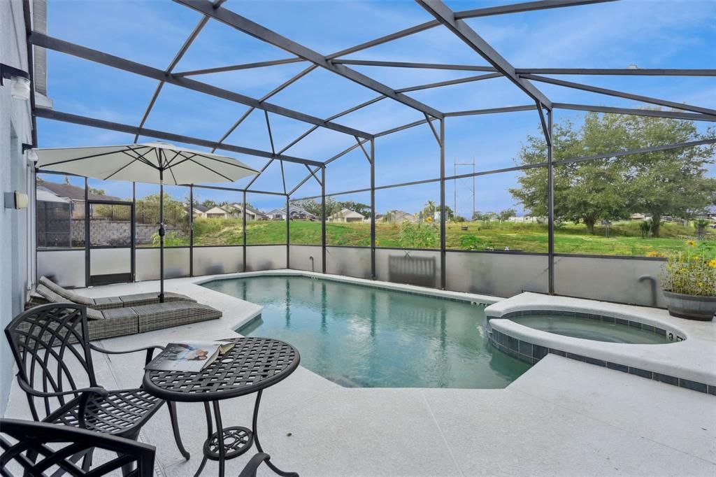 Active With Contract: $415,000 (5 beds, 3 baths, 2494 Square Feet)