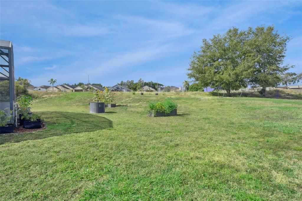 Active With Contract: $415,000 (5 beds, 3 baths, 2494 Square Feet)