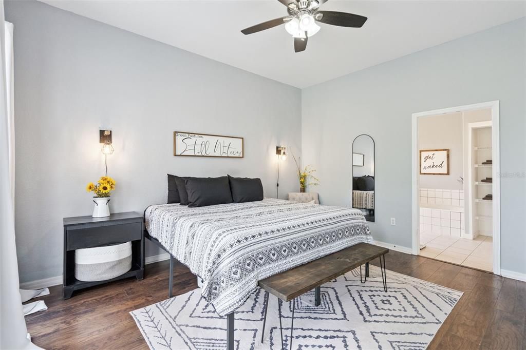 Active With Contract: $415,000 (5 beds, 3 baths, 2494 Square Feet)