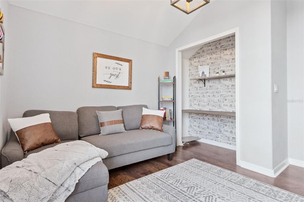 Active With Contract: $415,000 (5 beds, 3 baths, 2494 Square Feet)