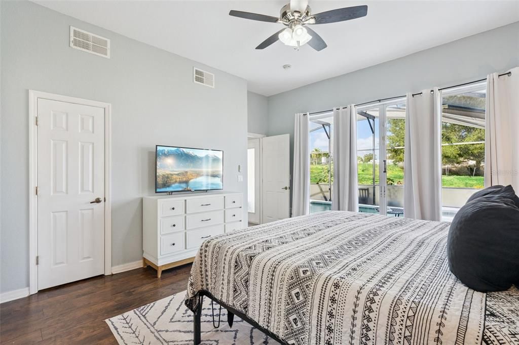 Active With Contract: $415,000 (5 beds, 3 baths, 2494 Square Feet)