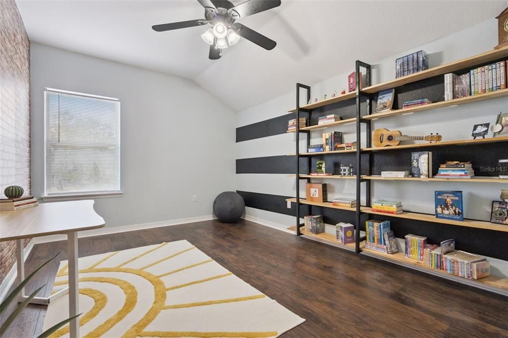 Active With Contract: $415,000 (5 beds, 3 baths, 2494 Square Feet)