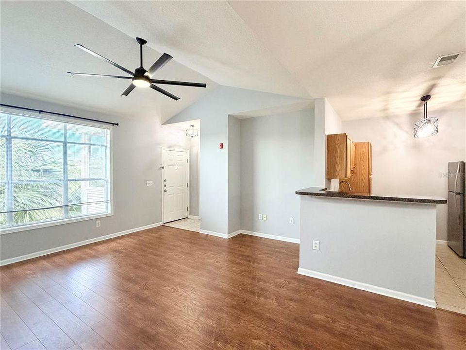 En Renta: $1,700 (2 camas, 2 baños, 1048 Pies cuadrados)