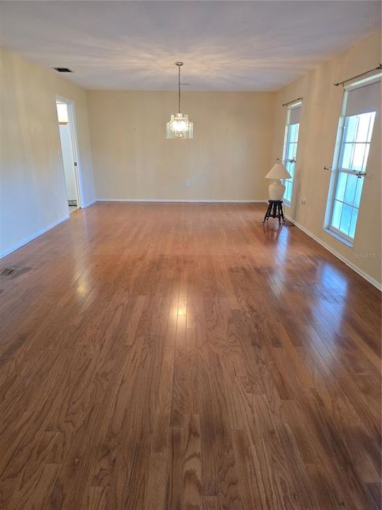 待售: $599,000 (4 贝兹, 2 浴室, 2160 平方英尺)