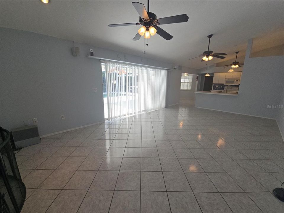 待售: $599,000 (4 贝兹, 2 浴室, 2160 平方英尺)