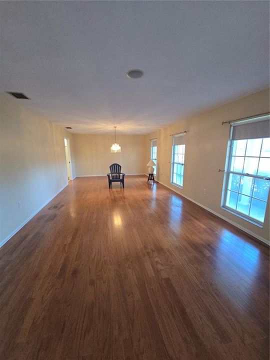 待售: $599,000 (4 贝兹, 2 浴室, 2160 平方英尺)