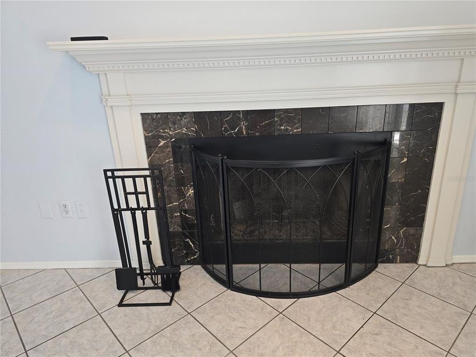 待售: $599,000 (4 贝兹, 2 浴室, 2160 平方英尺)