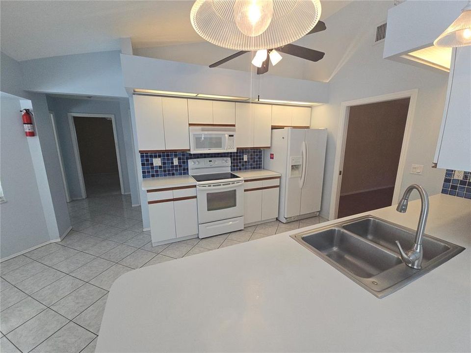 待售: $599,000 (4 贝兹, 2 浴室, 2160 平方英尺)