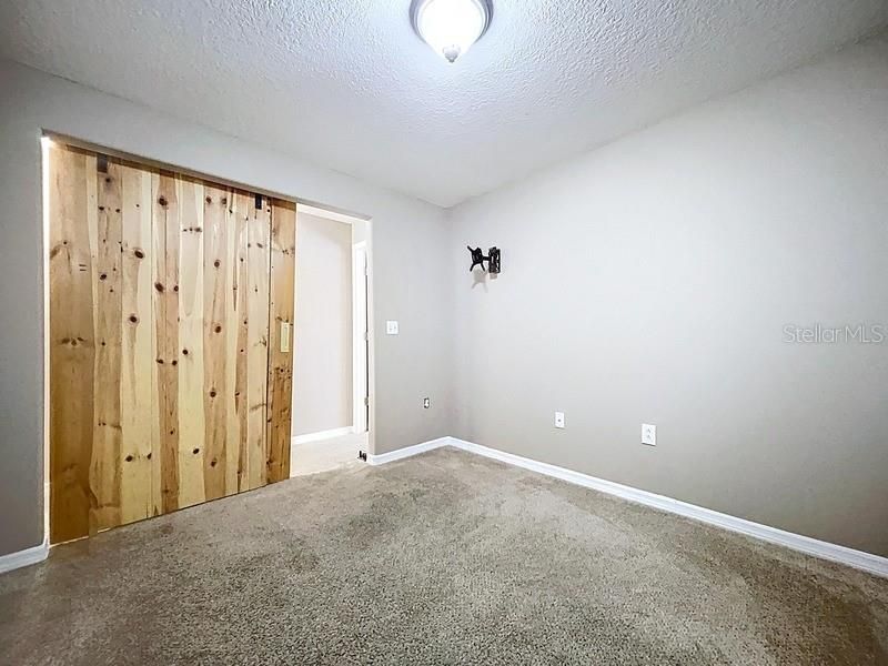 出租: $2,000 (3 贝兹, 2 浴室, 1561 平方英尺)