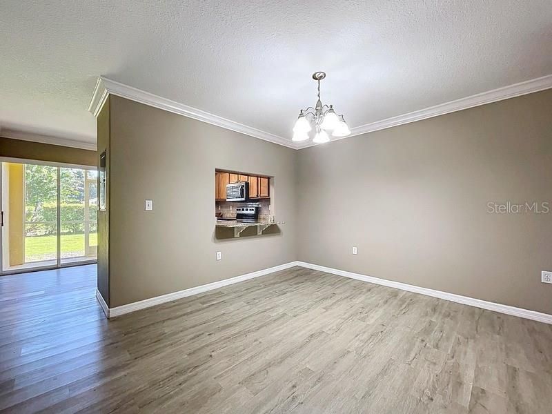 出租: $2,000 (3 贝兹, 2 浴室, 1561 平方英尺)