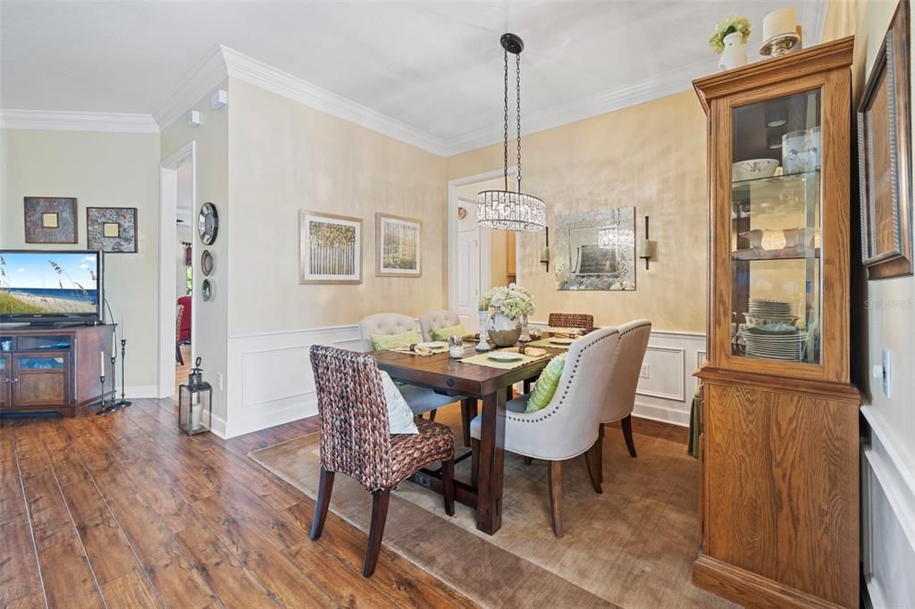 На продажу: $675,000 (5 спален, 3 ванн, 3302 Квадратных фут)