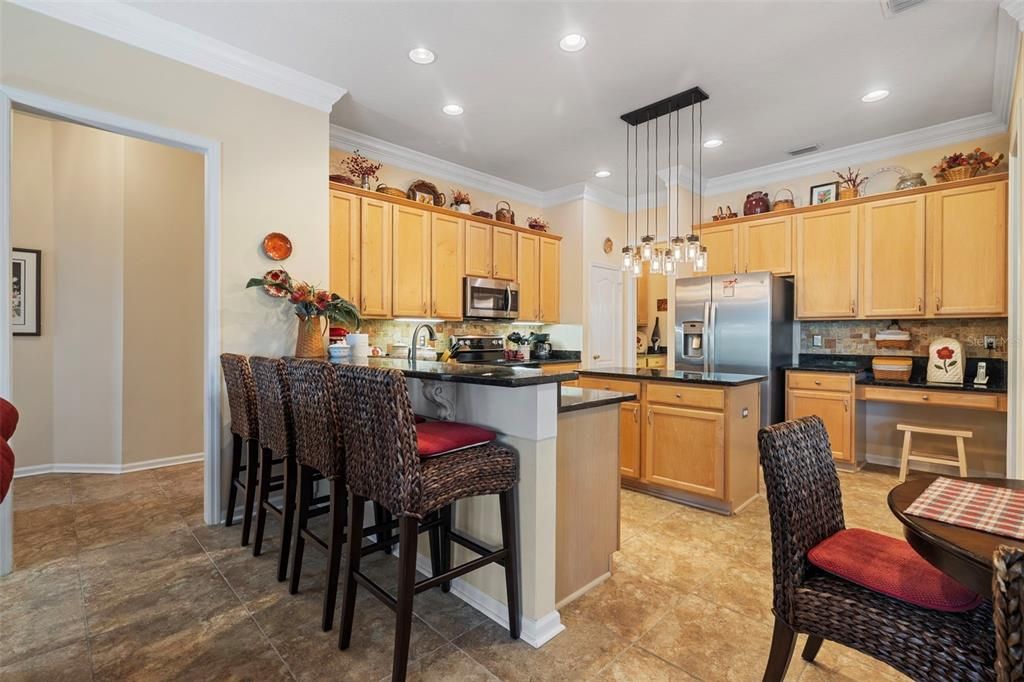 На продажу: $675,000 (5 спален, 3 ванн, 3302 Квадратных фут)