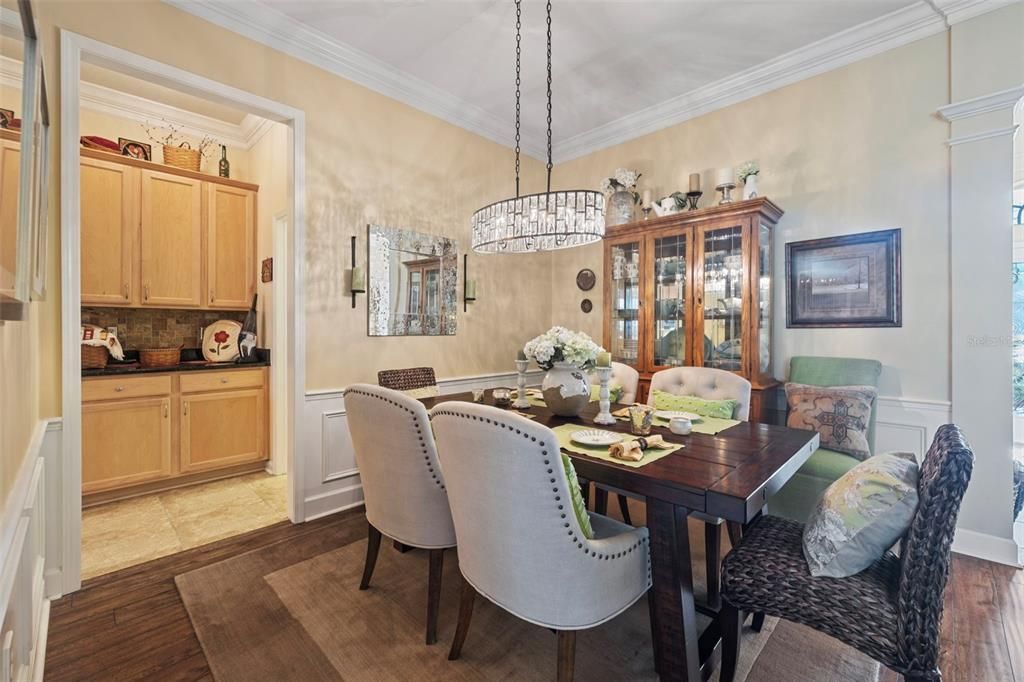 На продажу: $675,000 (5 спален, 3 ванн, 3302 Квадратных фут)