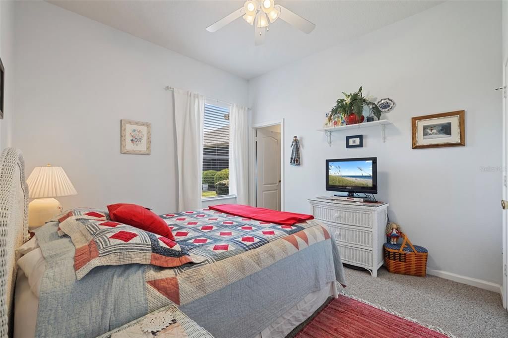 На продажу: $675,000 (5 спален, 3 ванн, 3302 Квадратных фут)