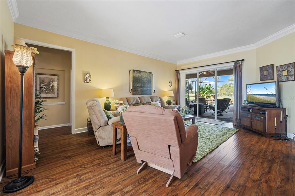 На продажу: $675,000 (5 спален, 3 ванн, 3302 Квадратных фут)