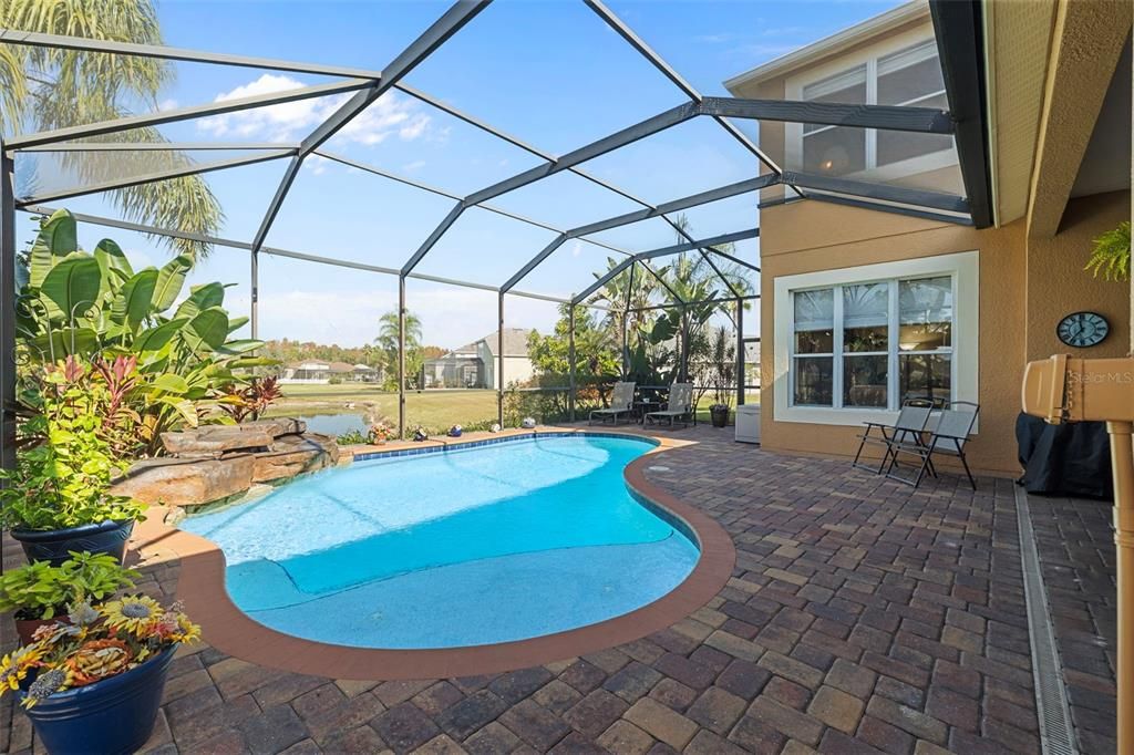 На продажу: $675,000 (5 спален, 3 ванн, 3302 Квадратных фут)