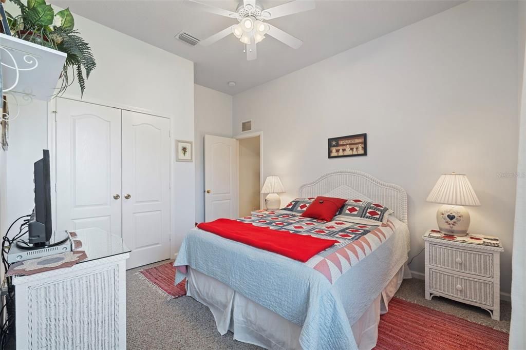 На продажу: $675,000 (5 спален, 3 ванн, 3302 Квадратных фут)