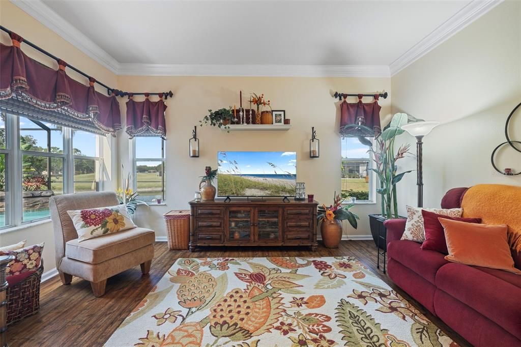 На продажу: $675,000 (5 спален, 3 ванн, 3302 Квадратных фут)