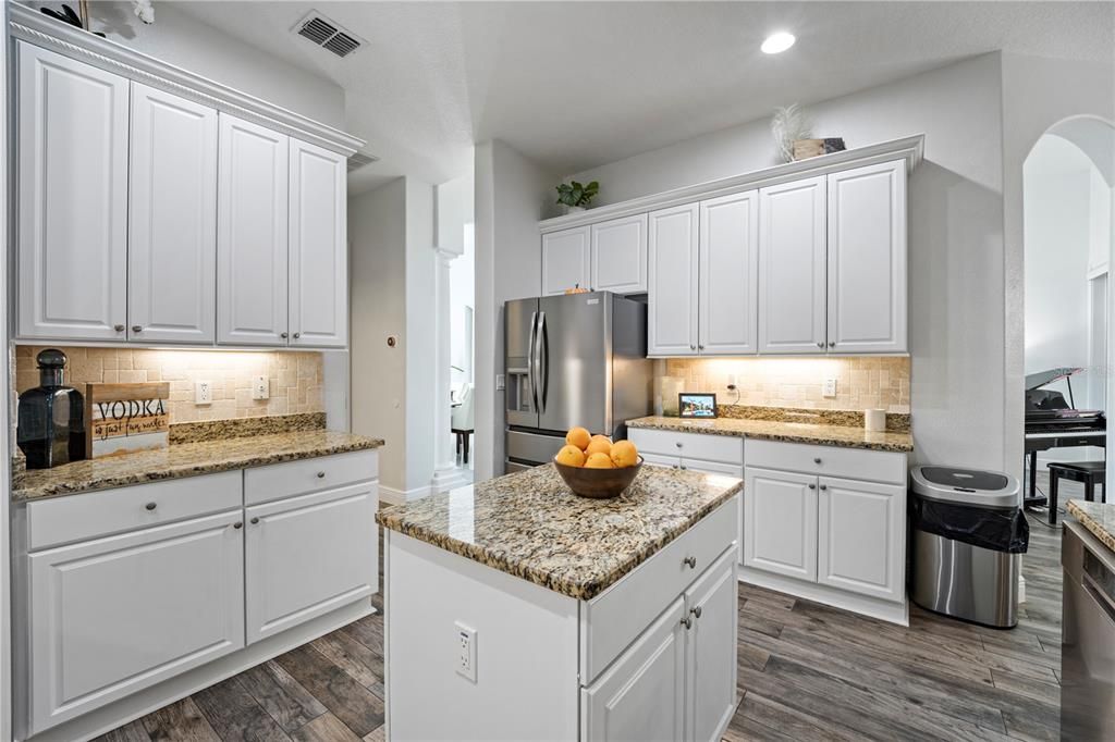 На продажу: $775,000 (4 спален, 5 ванн, 2578 Квадратных фут)