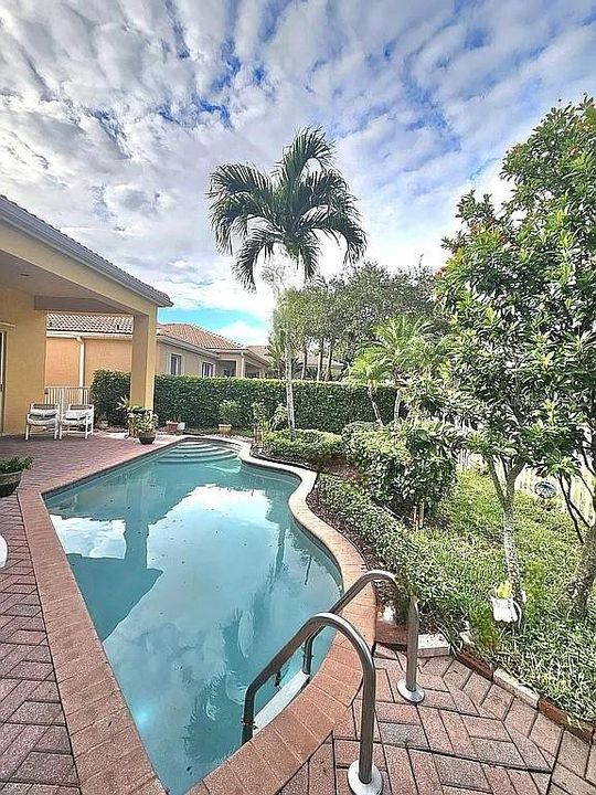 For Sale: $769,900 (3 beds, 3 baths, 2603 Square Feet)