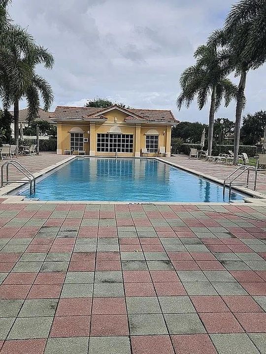 For Sale: $769,900 (3 beds, 3 baths, 2603 Square Feet)