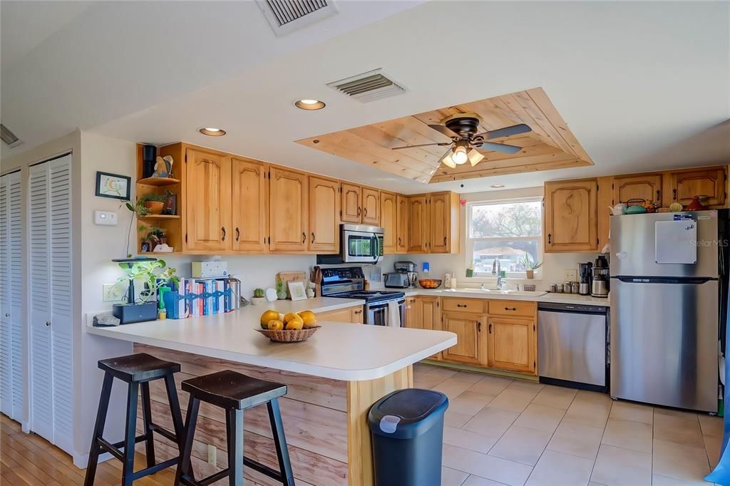 For Rent: $2,300 (2 beds, 2 baths, 1768 Square Feet)