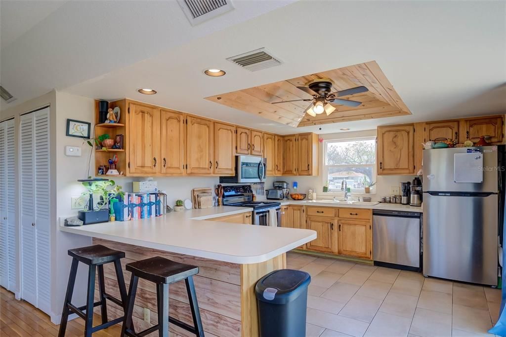 For Rent: $2,300 (2 beds, 2 baths, 1768 Square Feet)