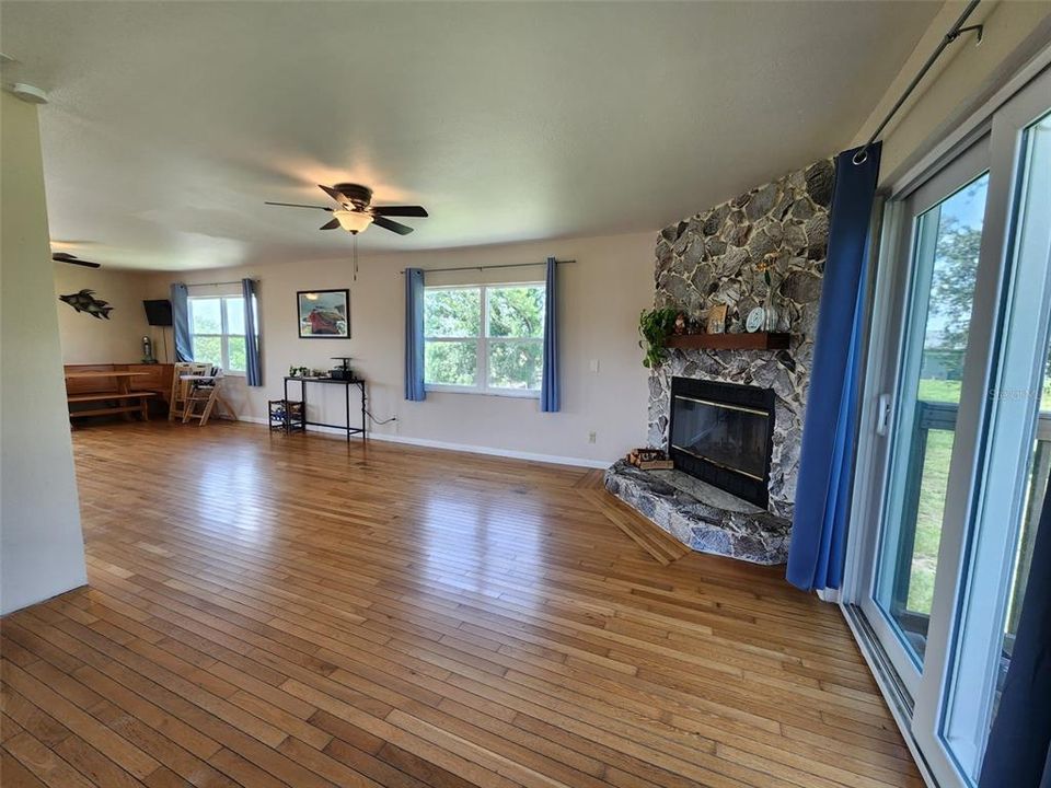 For Rent: $2,300 (2 beds, 2 baths, 1768 Square Feet)