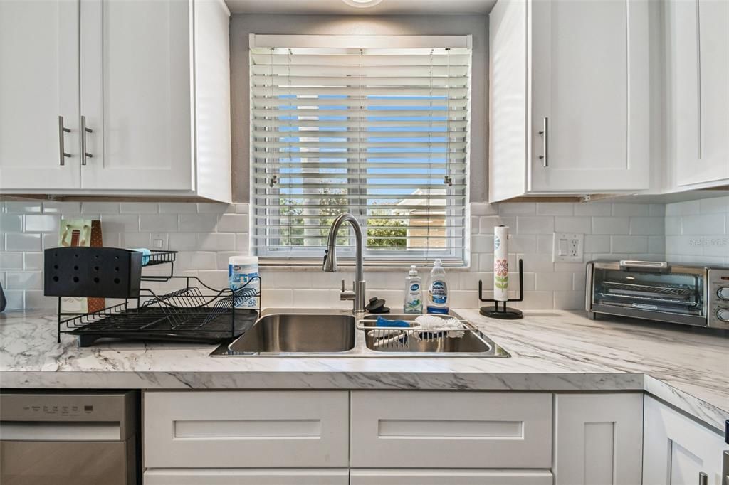 出租: $2,200 (2 贝兹, 1 浴室, 995 平方英尺)