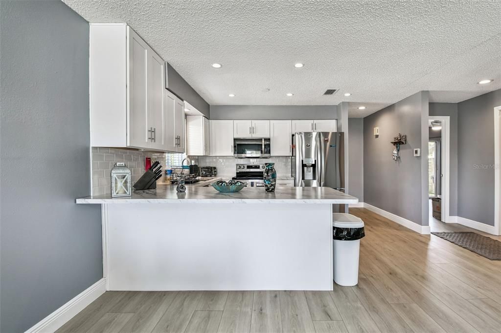 出租: $2,200 (2 贝兹, 1 浴室, 995 平方英尺)