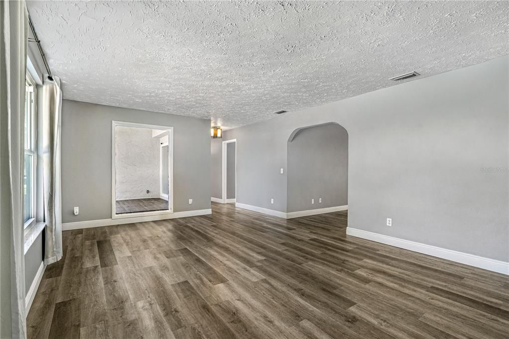 For Sale: $345,000 (3 beds, 2 baths, 1480 Square Feet)