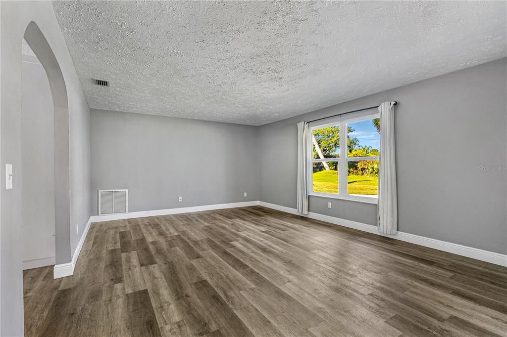 For Sale: $345,000 (3 beds, 2 baths, 1480 Square Feet)