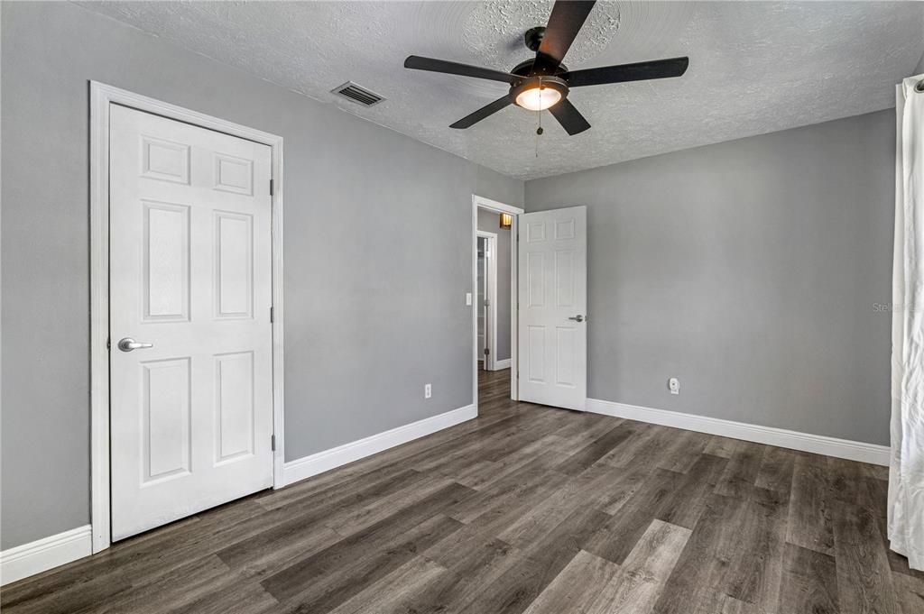 For Sale: $345,000 (3 beds, 2 baths, 1480 Square Feet)