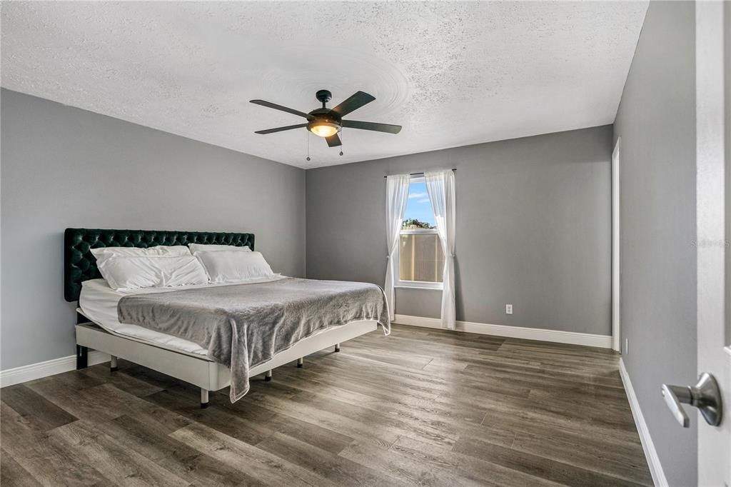 For Sale: $345,000 (3 beds, 2 baths, 1480 Square Feet)